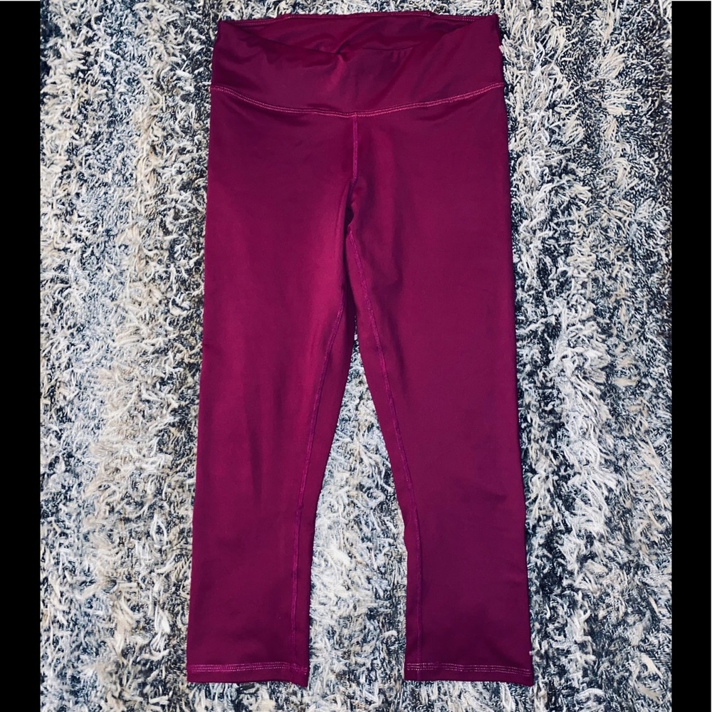 Fabletics Mid Rise Powerlite Crop Capri Pant - Picture 2 of 6